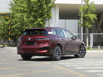 BMW iX Фото №4